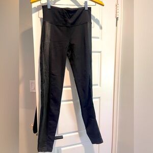 Athleta women legging with panel